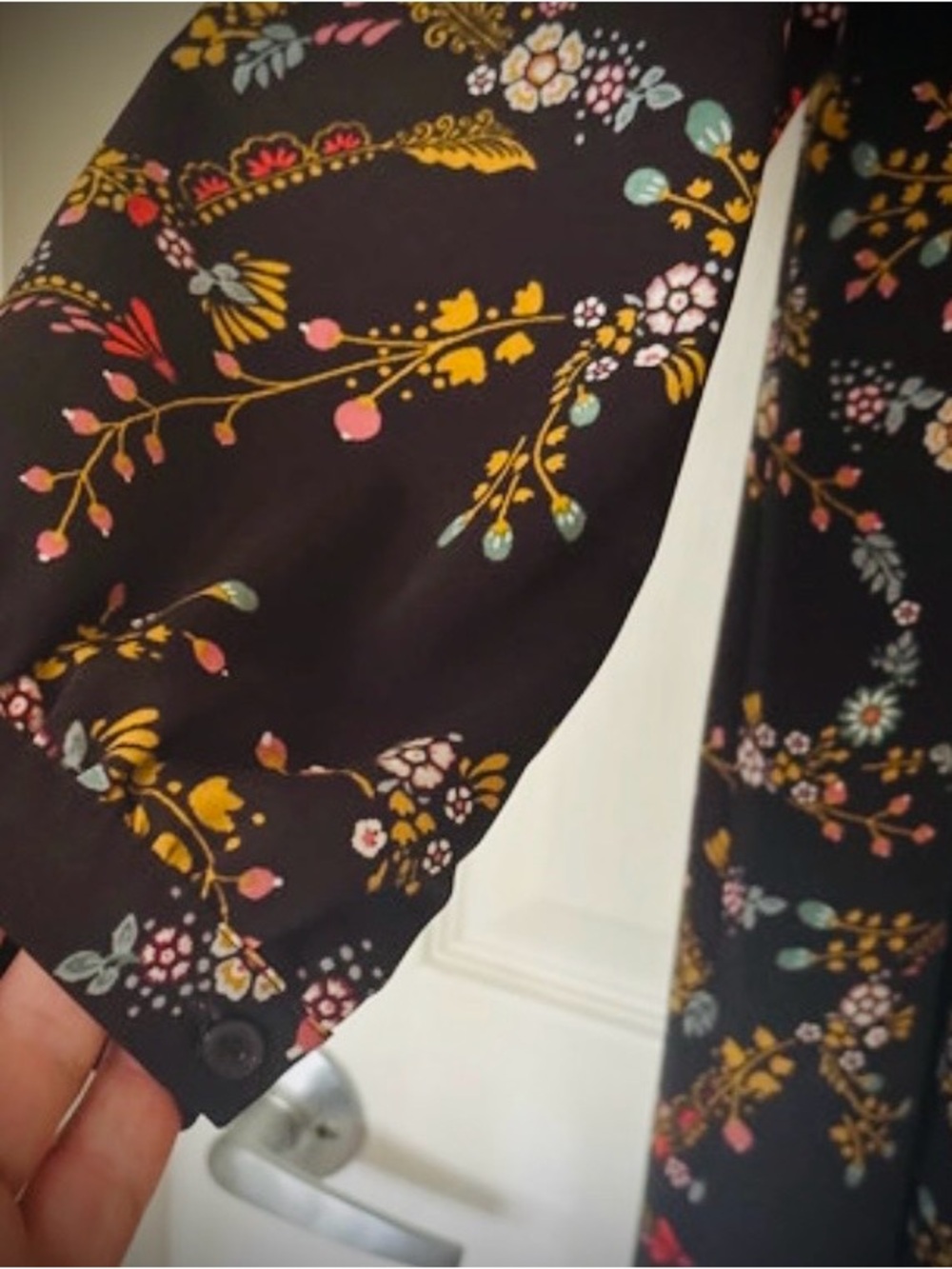 LOFT Plus Floral Long Sleeve Shift Dress Size 18 Black Multicolor - Picture 3 of 5